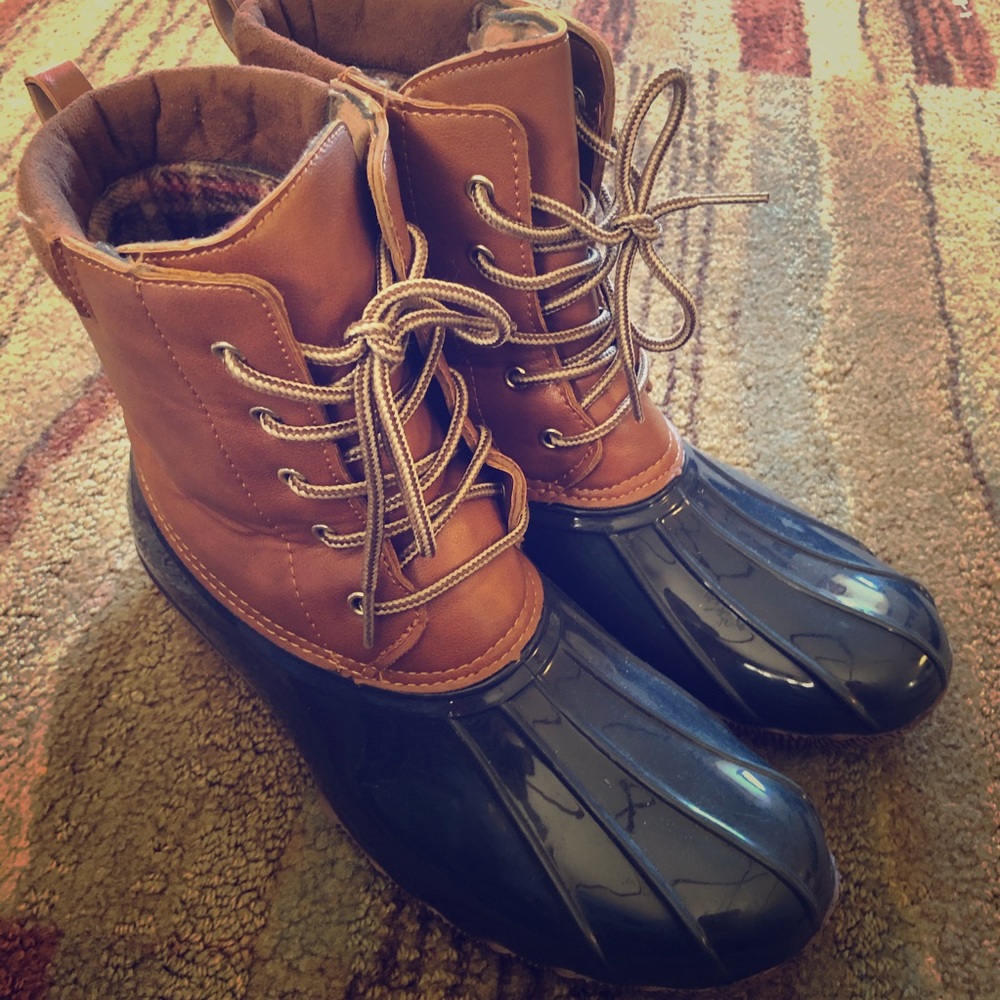 Duck boots